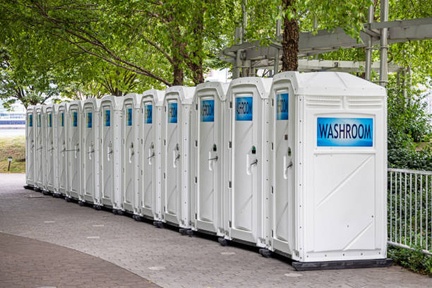 Best Portable restroom trailer rental  in Winnebago, IL